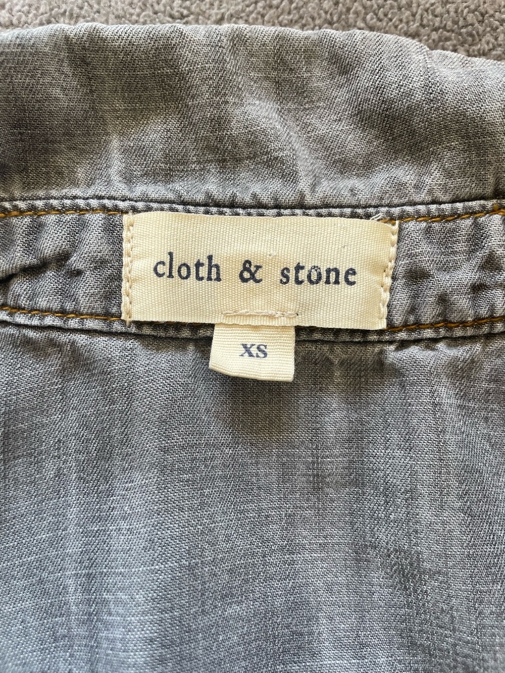 Cloth & Stone Anthropologie Button Down Shirt Gray Chambray Lightweight XS - Picture 11 of 12